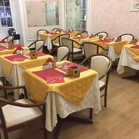 Готель Milano 3*